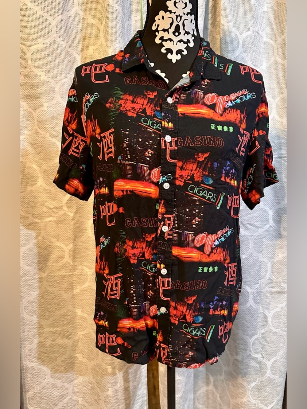 Denim and Flower Men's Black Neon Casino Print Short-Sleeve Shirt size M
